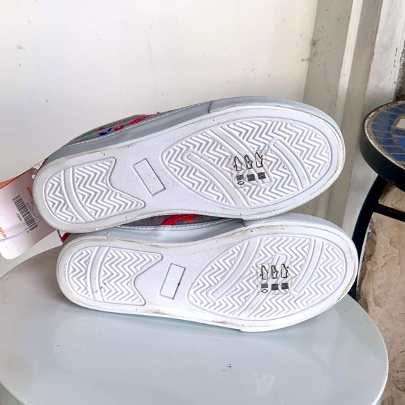 Gymboree Gray Floral Kids Sneakers - Picture 8 of 10